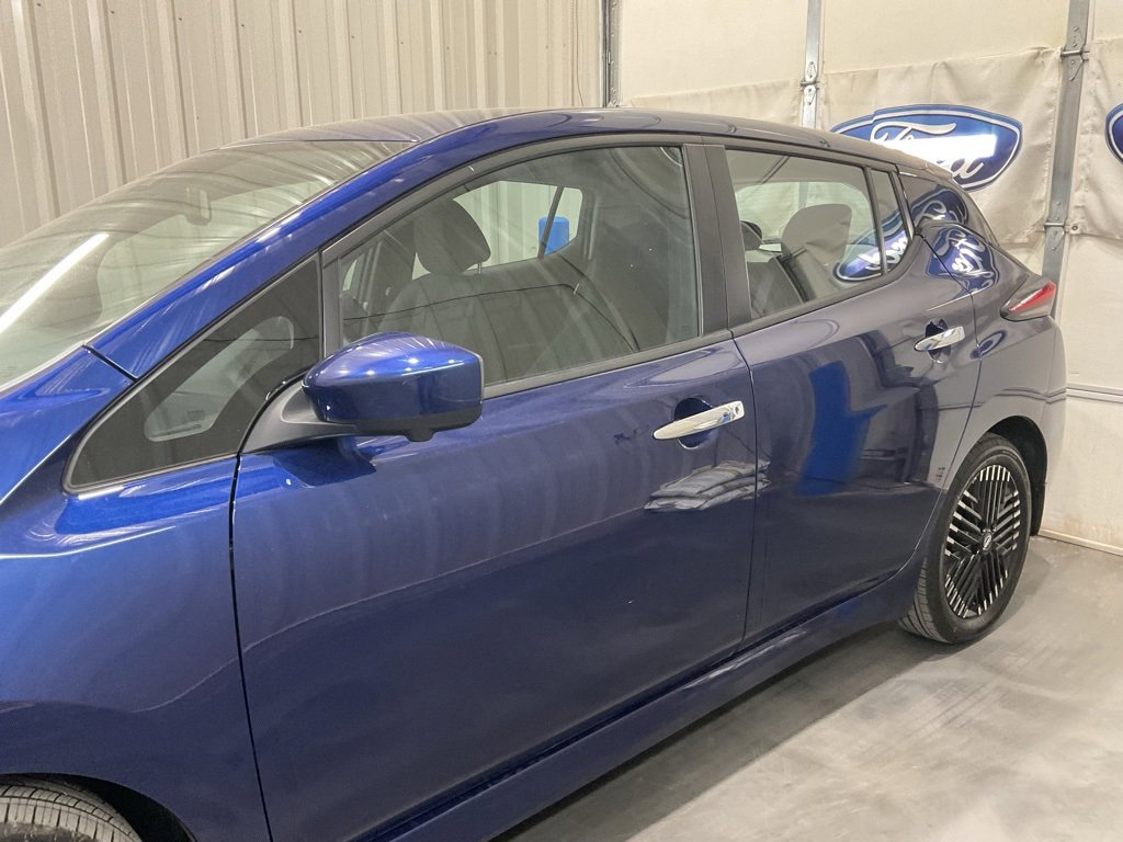 Used 2025 Nissan Leaf SV Plus image 5