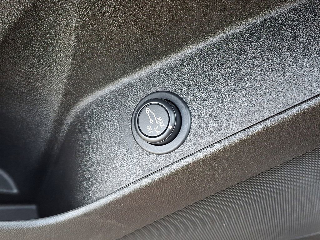 Used 2024 Chevrolet Equinox LT image 25