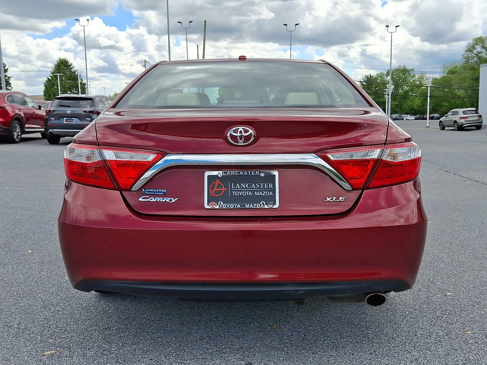 Used 2015 Toyota Camry XLE w/ Moonroof Package FWD image 6