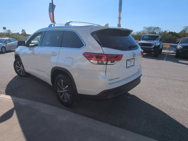 Used 2018 Toyota Highlander XLE AWD/4WD image 30