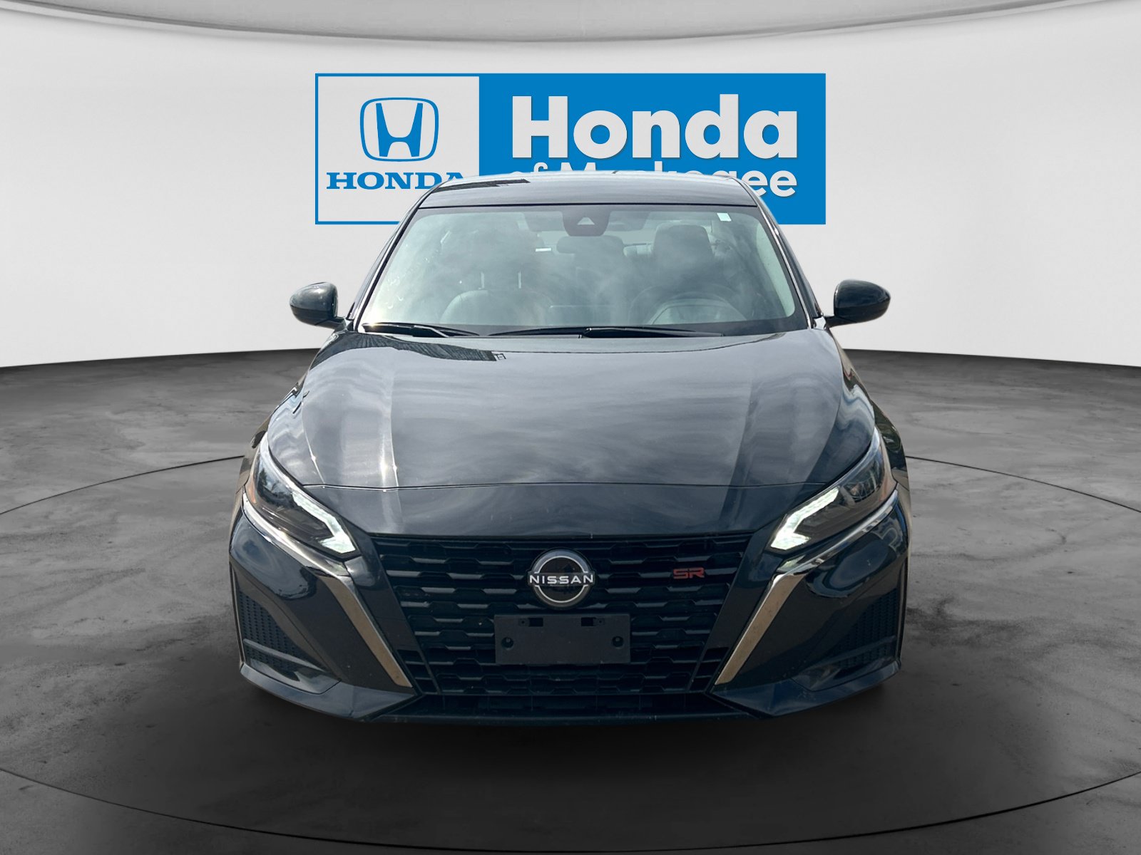 Used 2025 Nissan Altima 2.5 SR FWD image 2
