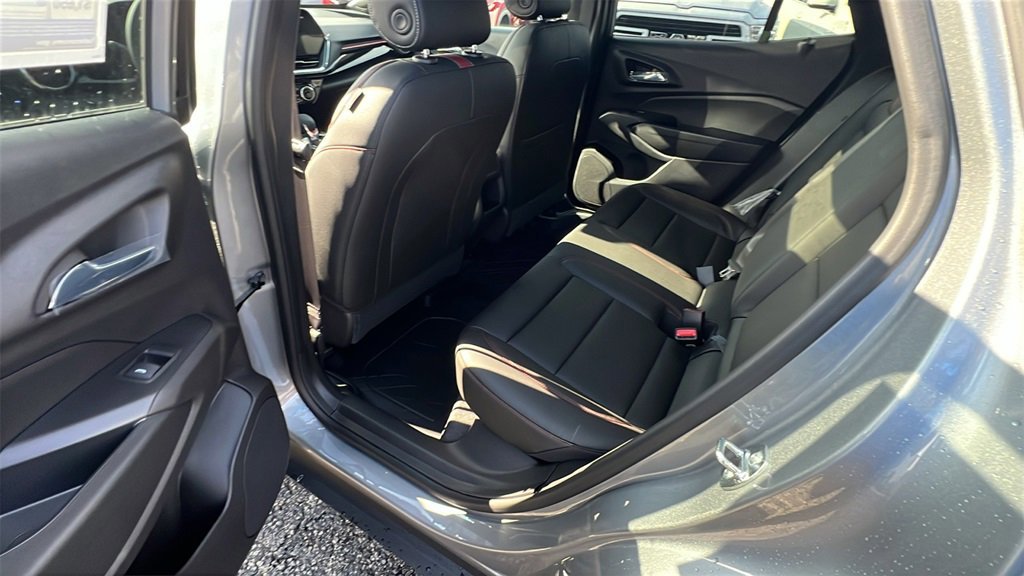 New 2026 Chevrolet Trax RS w/ Sunroof Package image 18