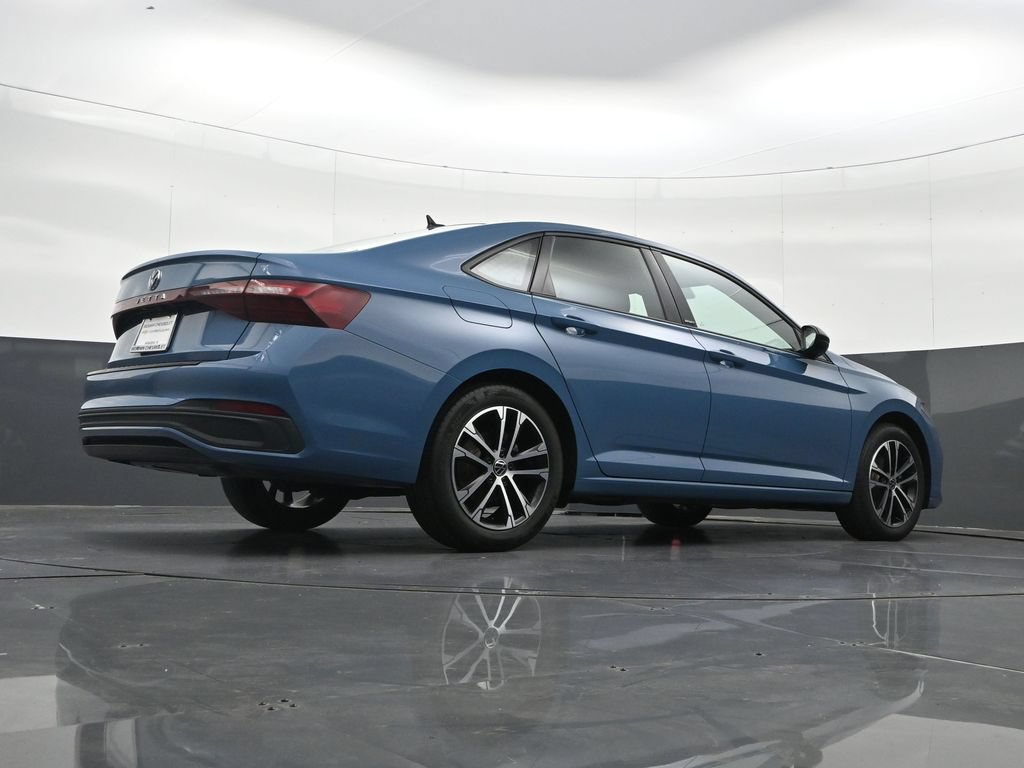 Used 2025 Volkswagen Jetta Sport FWD image 34