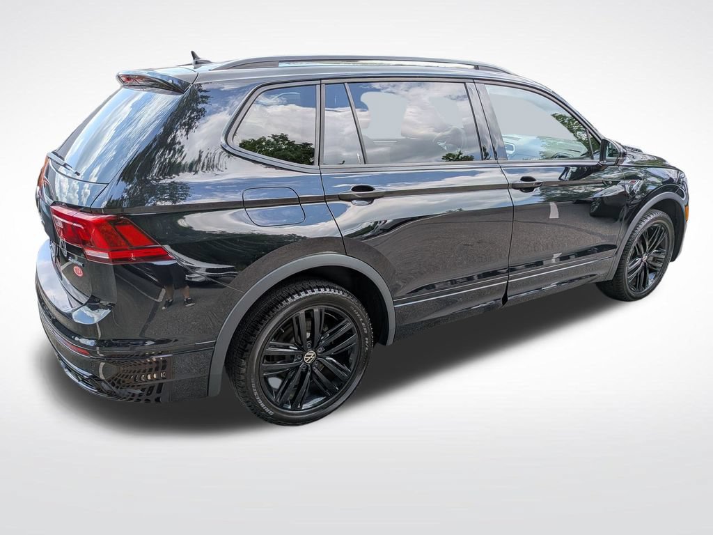 Used 2022 Volkswagen Tiguan SE R-Line AWD/4WD image 3