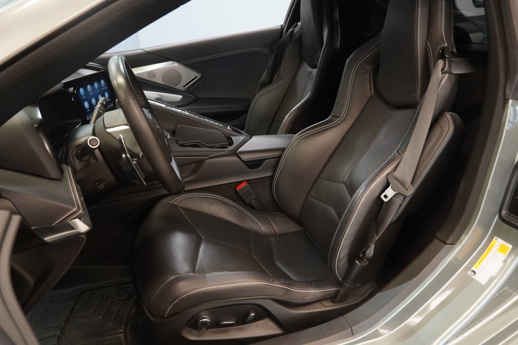 Used 2022 Chevrolet Corvette Stingray Preferred Cpe w/ Battery Protection Package RWD image 3