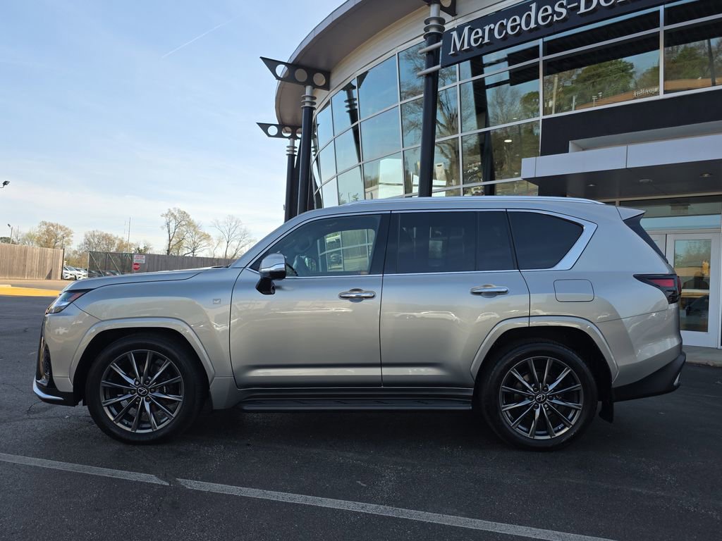 Used 2024 Lexus LX 600 F Sport image 2