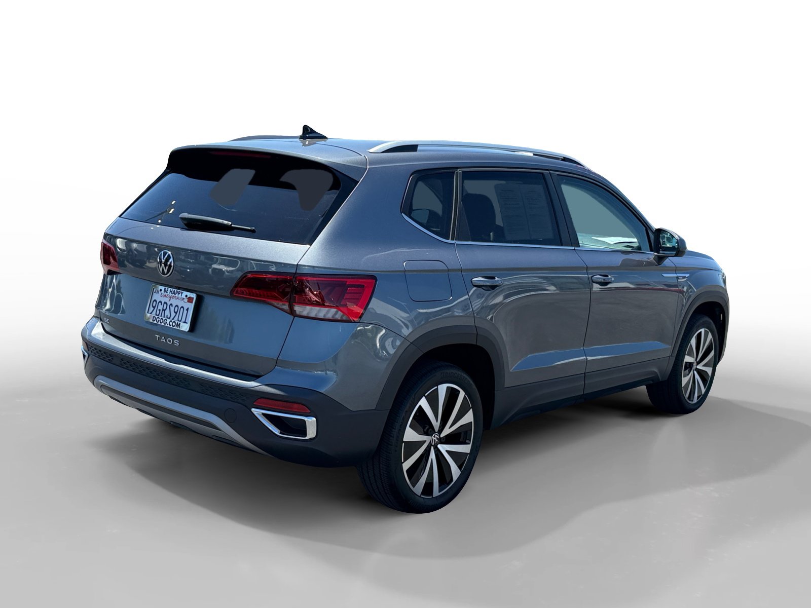 Used 2023 Volkswagen Taos SE FWD image 5