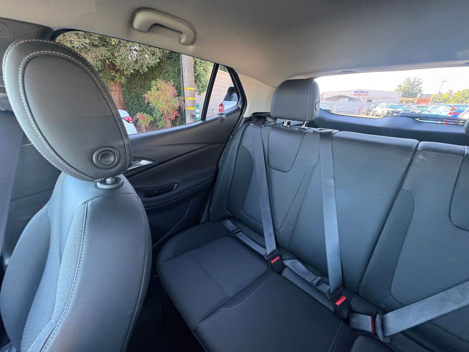 Used 2025 Buick Encore GX Preferred image 38