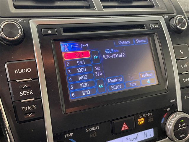 Used 2012 Toyota Camry L image 7