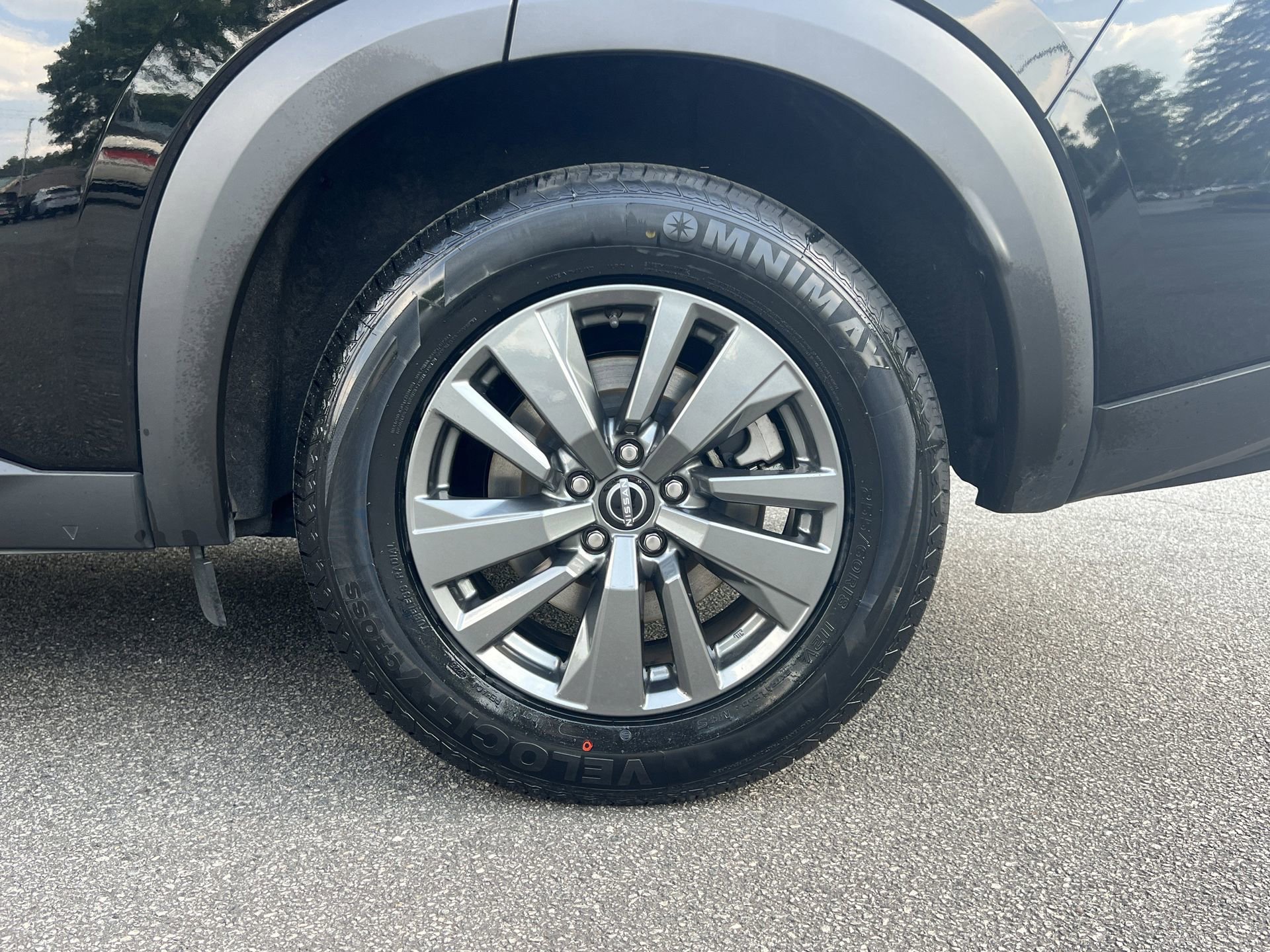 Used 2024 Nissan Pathfinder SV FWD image 30