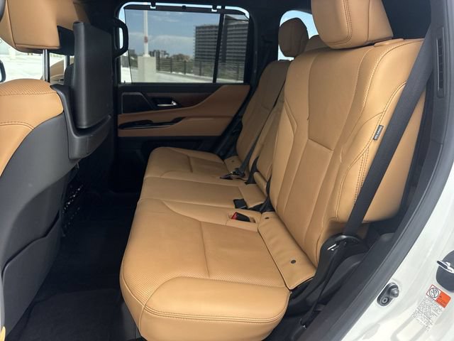 Certified 2025 Lexus LX 600 4WD w/ Appearance Package image 23