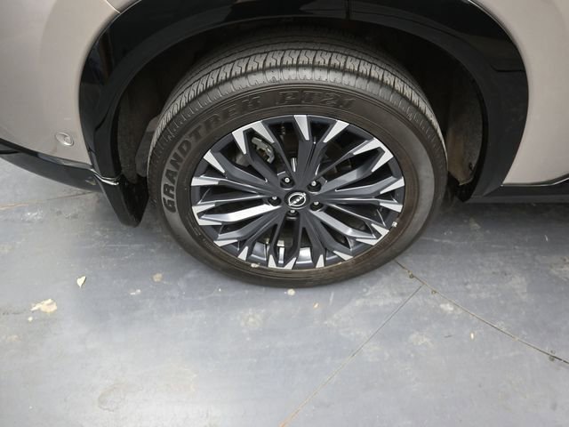 Certified 2025 Nissan Rogue Platinum image 9