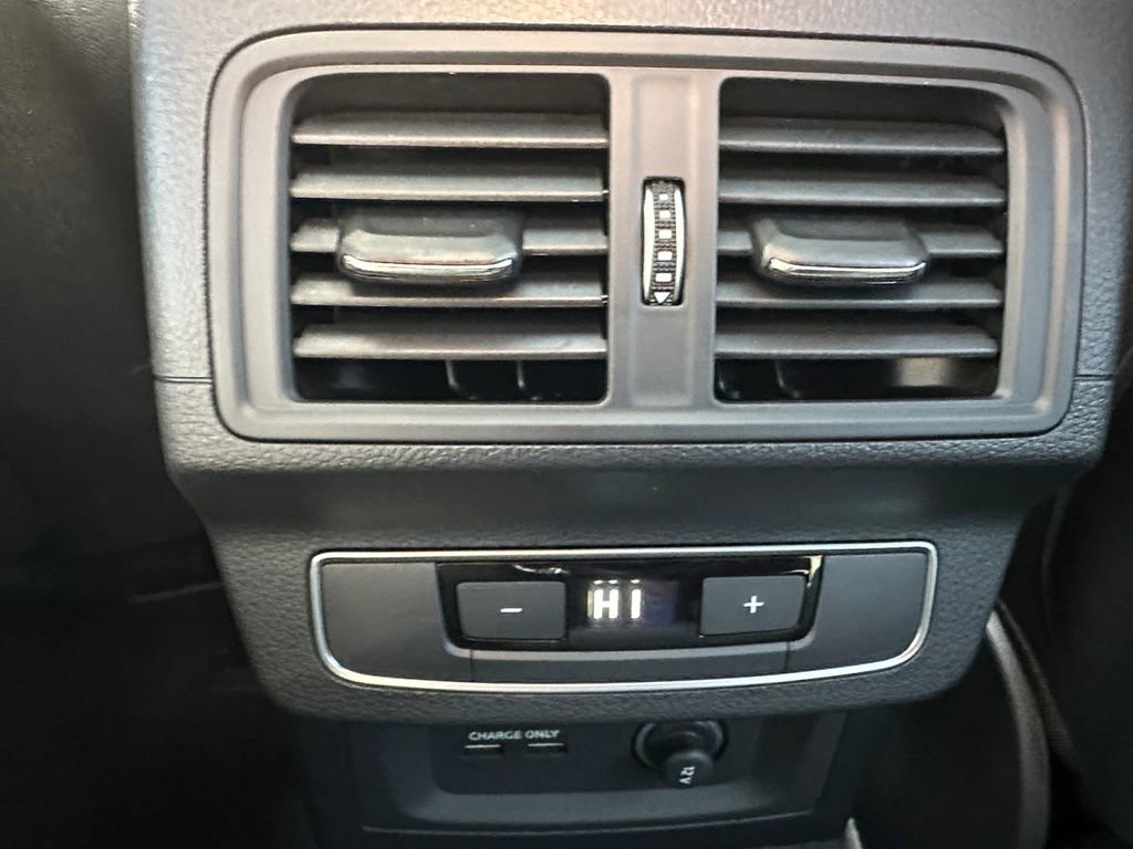 Used 2024 Audi Q5 e Premium Plus w/ Premium Plus Package image 25