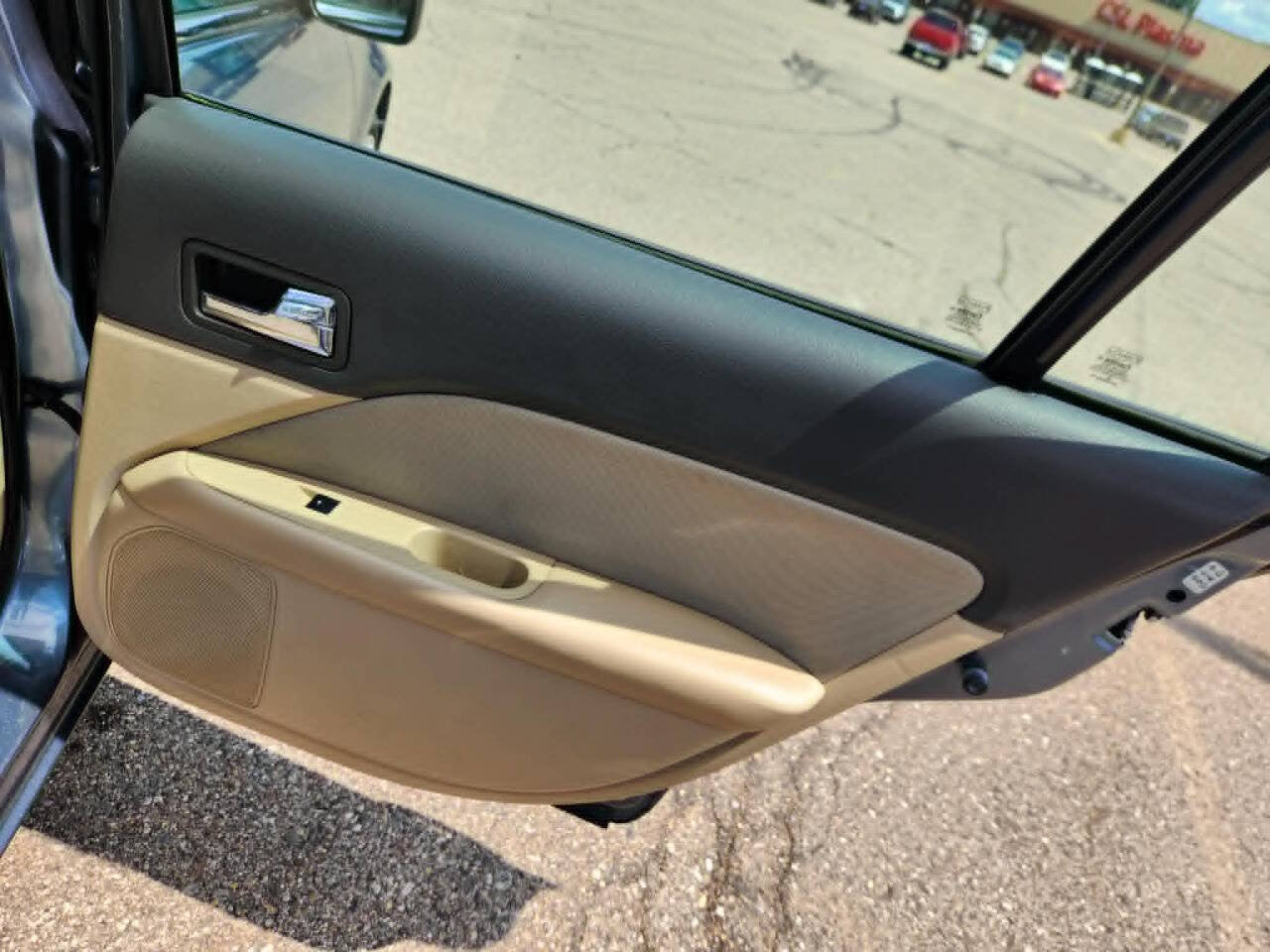 Used 2011 Ford Fusion SE w/ 202A Rapid Spec Order Code FWD image 15