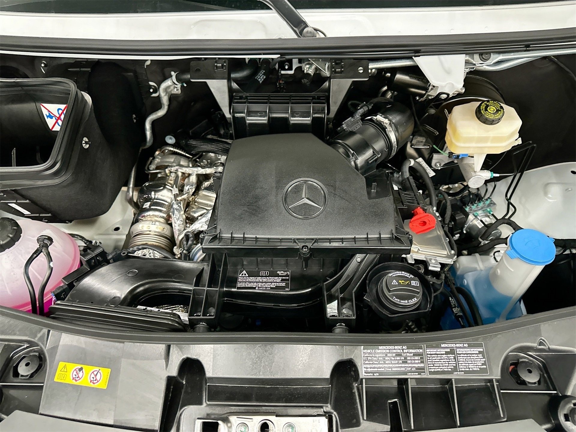 Used 2025 Mercedes-Benz Sprinter 2500 image 28