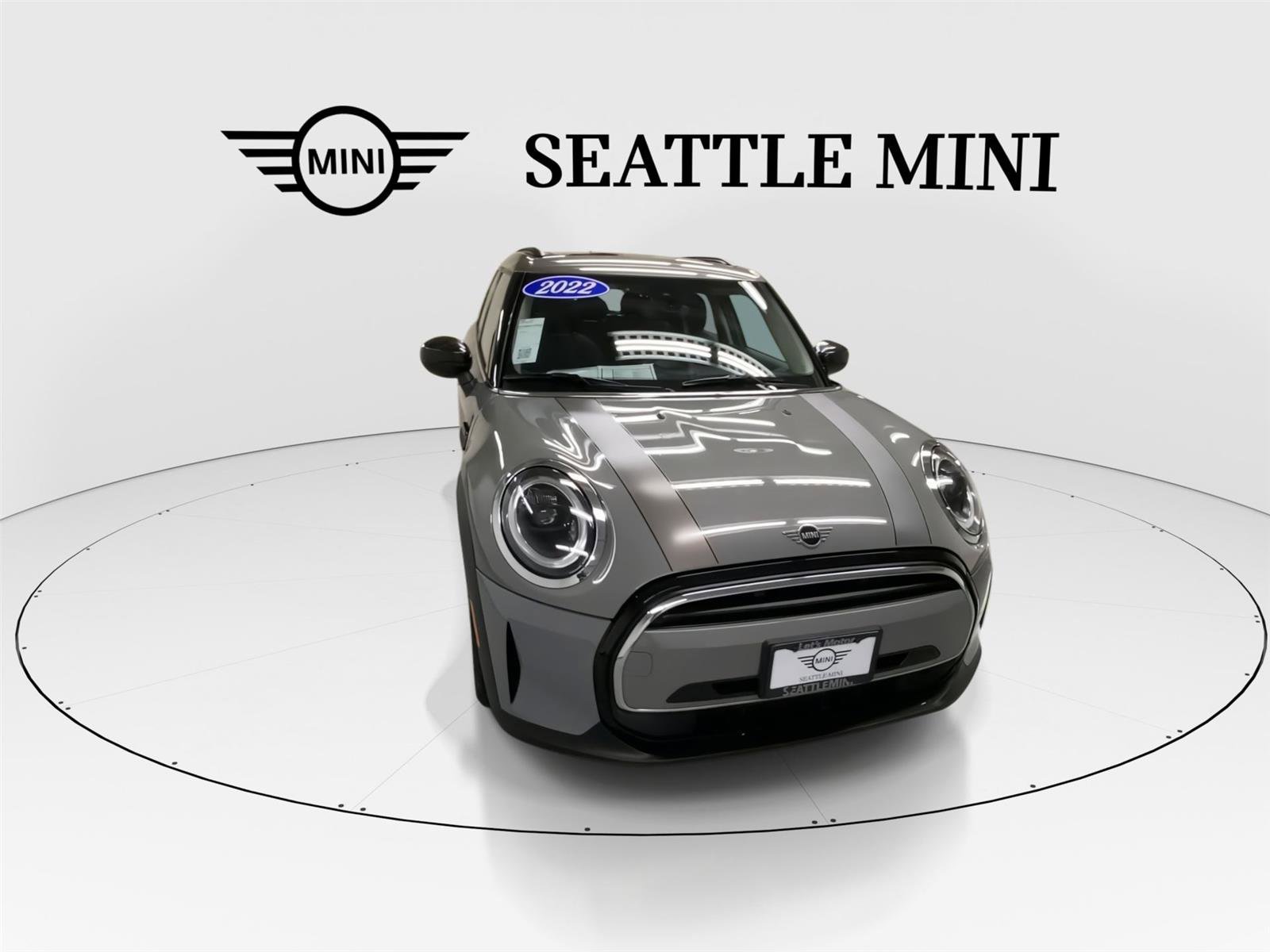 Certified 2022 MINI Cooper 4-Door Hardtop image 3