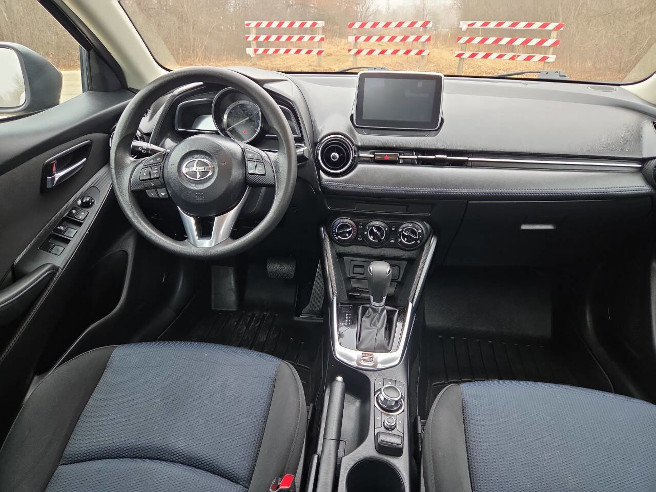 Used 2016 Scion iA image 12