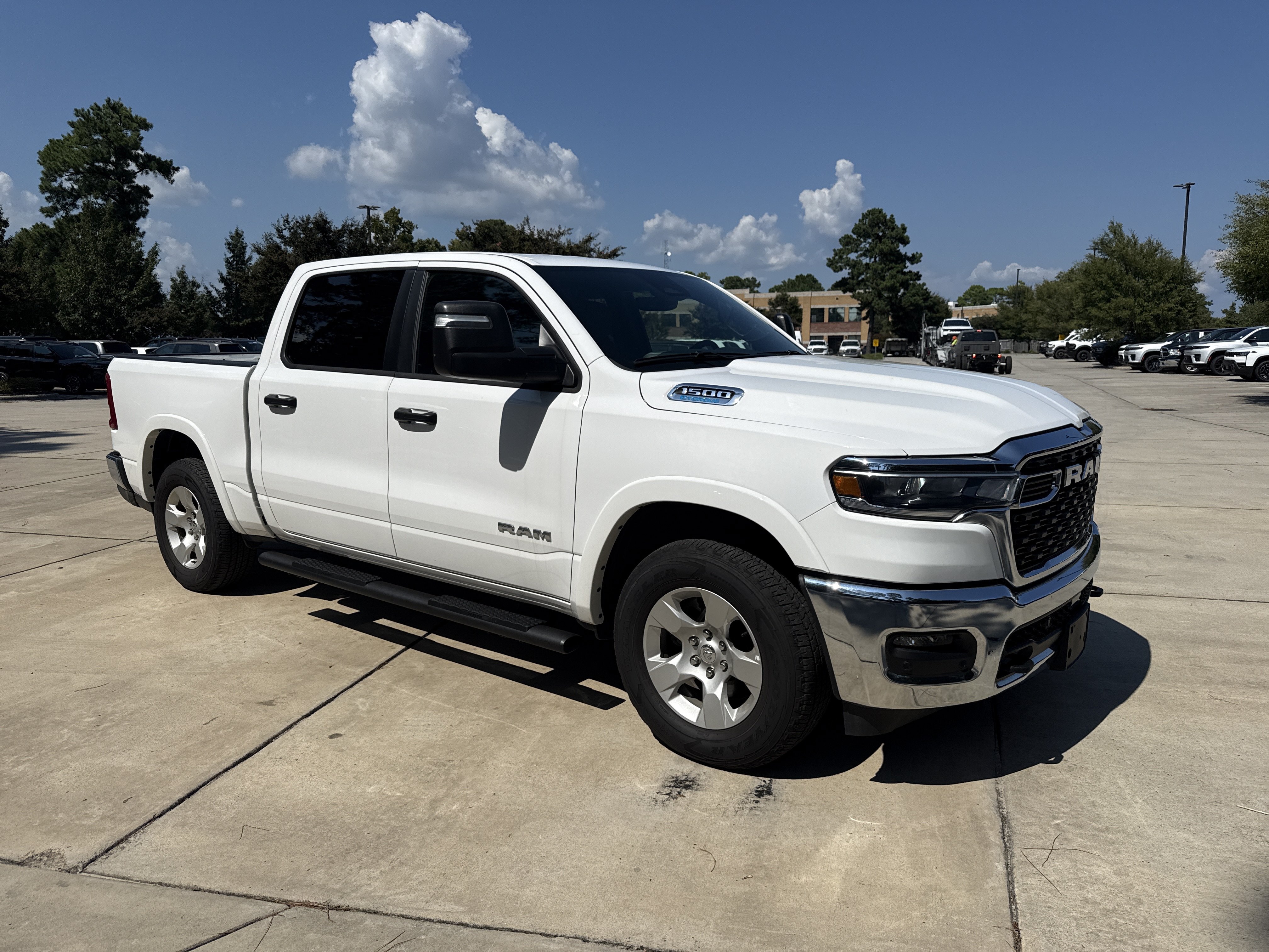Used 2025 RAM 1500 Big Horn AWD/4WD image 4