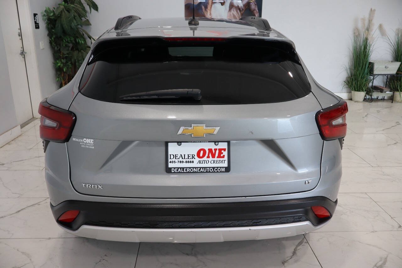 Used 2024 Chevrolet Trax LT FWD image 4