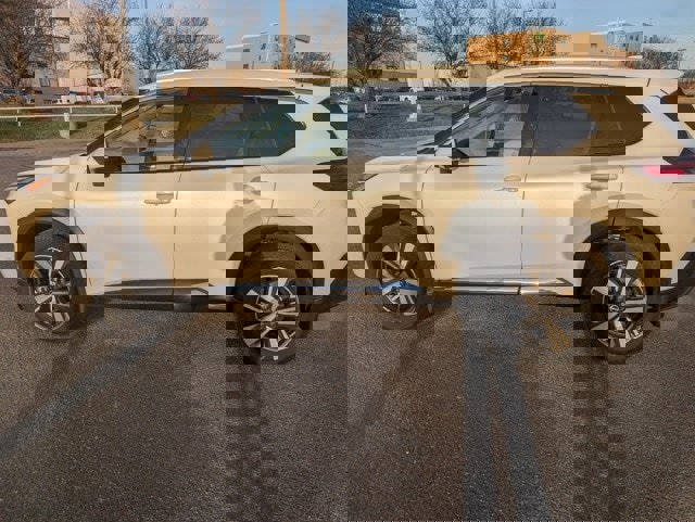 Used 2022 Nissan Rogue SL w/ SL Premium Package image 8