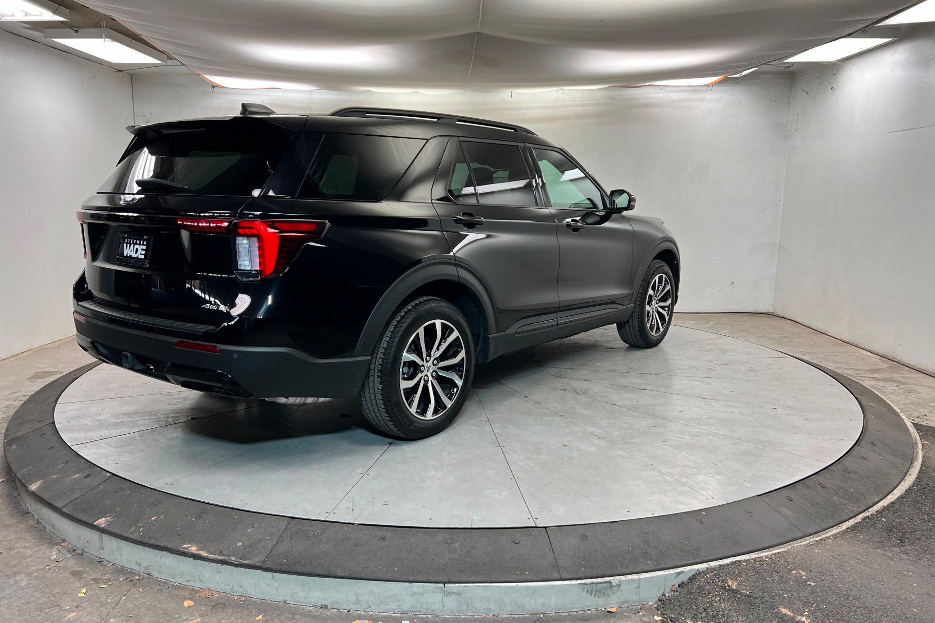 Used 2025 Ford Explorer ST-Line image 6