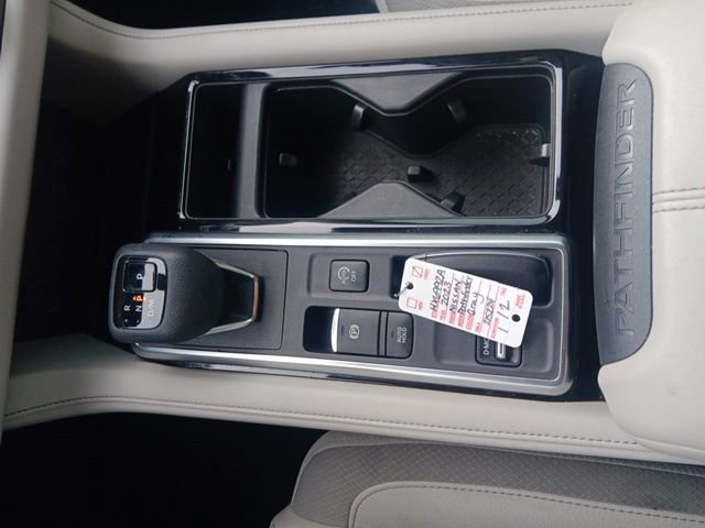 Used 2023 Nissan Pathfinder SL image 23