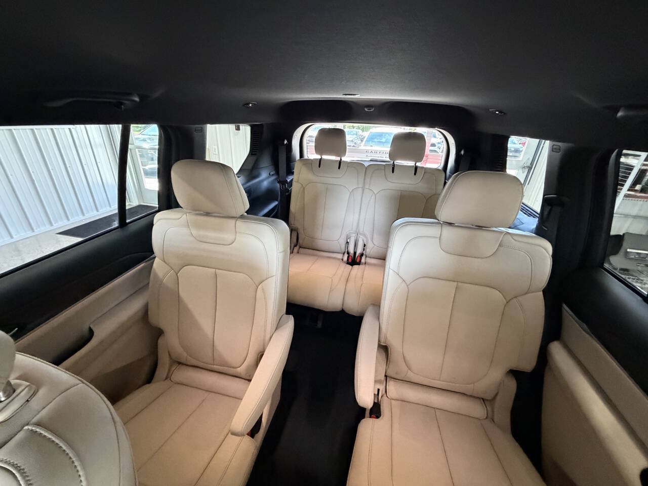 Used 2024 Jeep Grand Cherokee L Limited AWD/4WD image 4