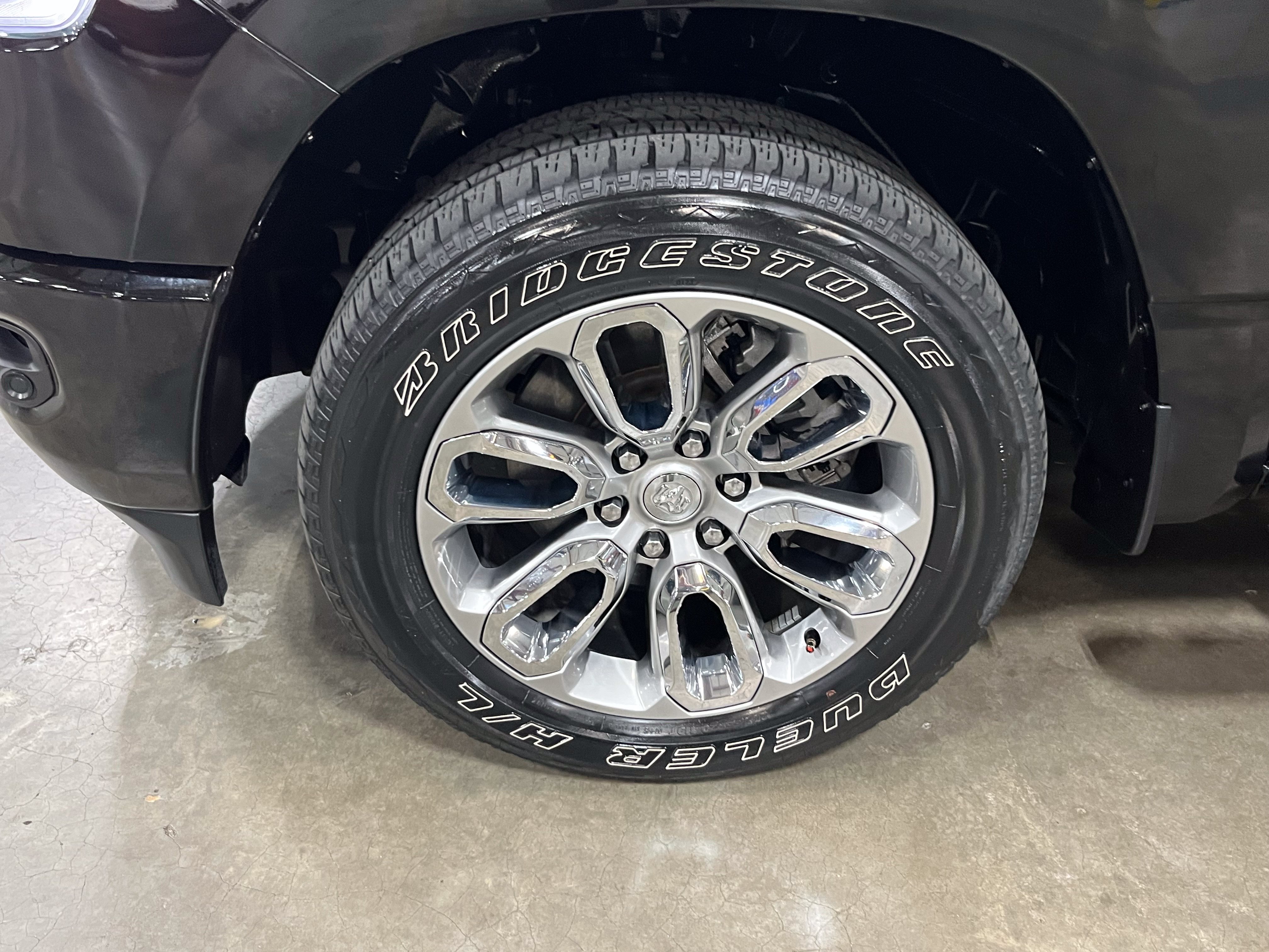 Used 2023 RAM 1500 Laramie AWD/4WD image 9