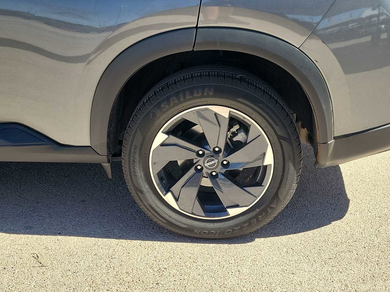 Used 2024 Nissan Rogue SV image 12