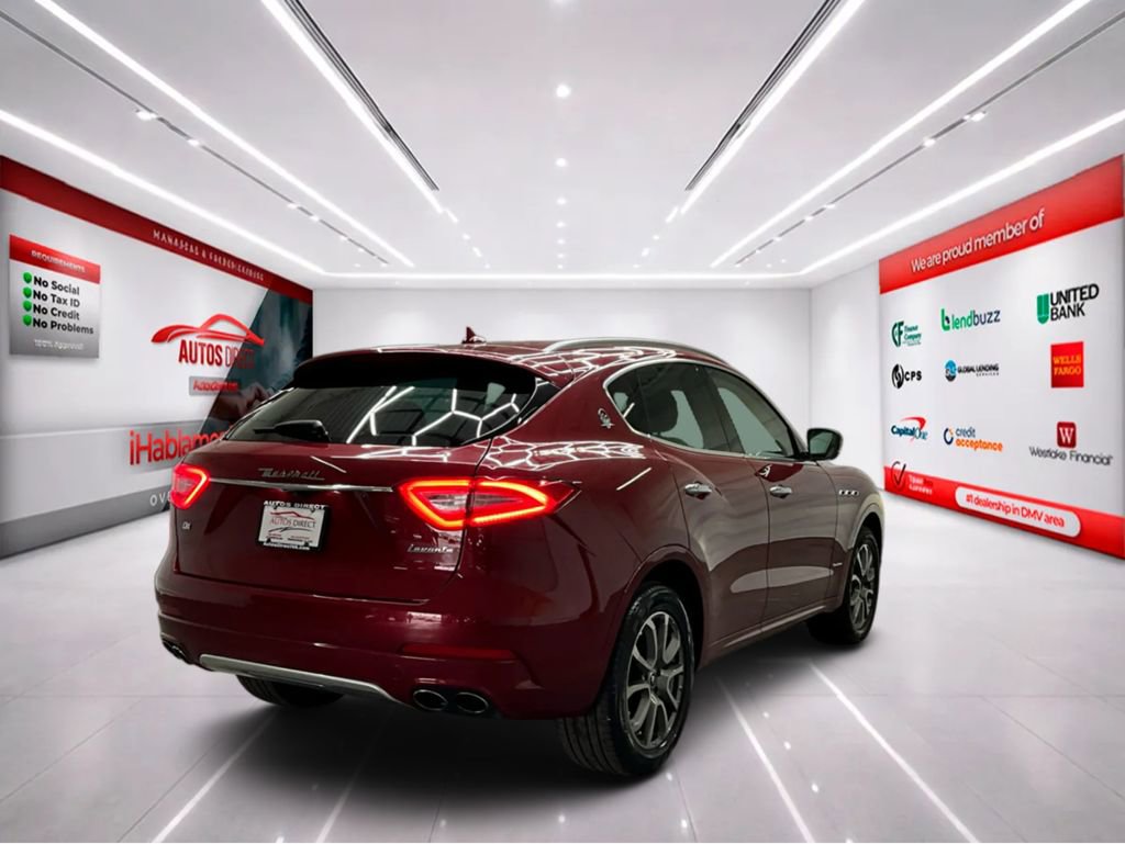 Used 2020 Maserati Levante GranLusso image 8