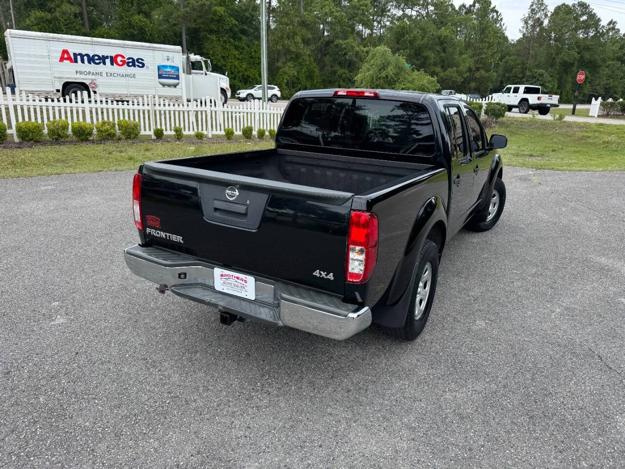 Used 2015 Nissan Frontier S AWD/4WD image 6
