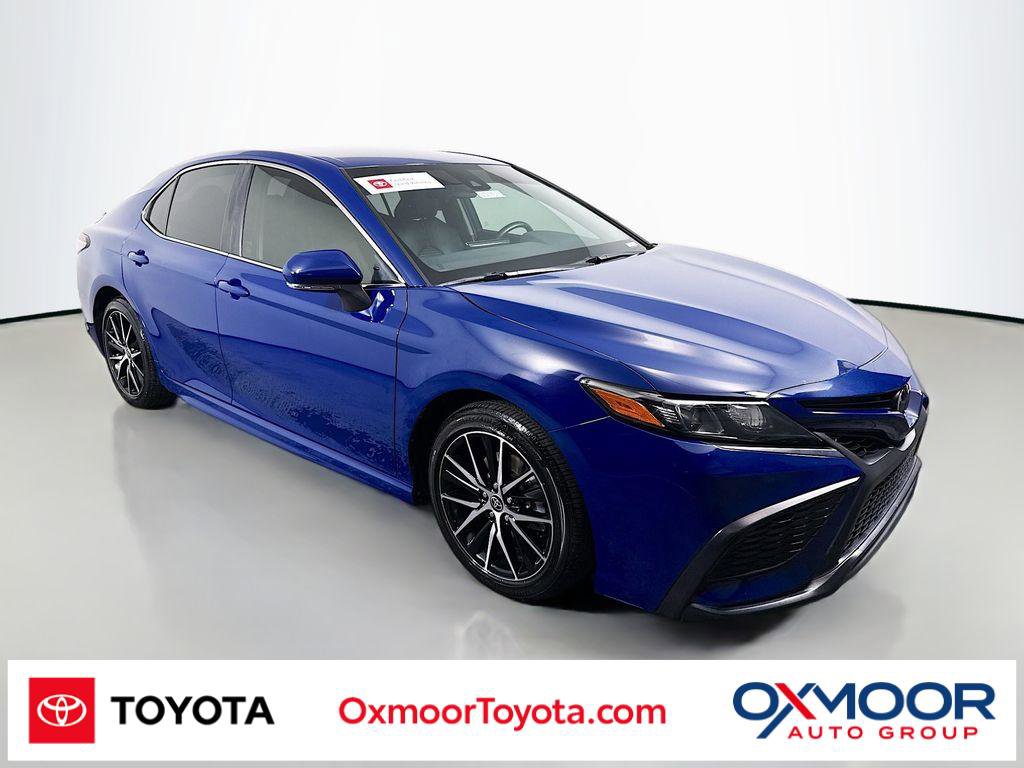 Used 2024 Toyota Camry SE image 1