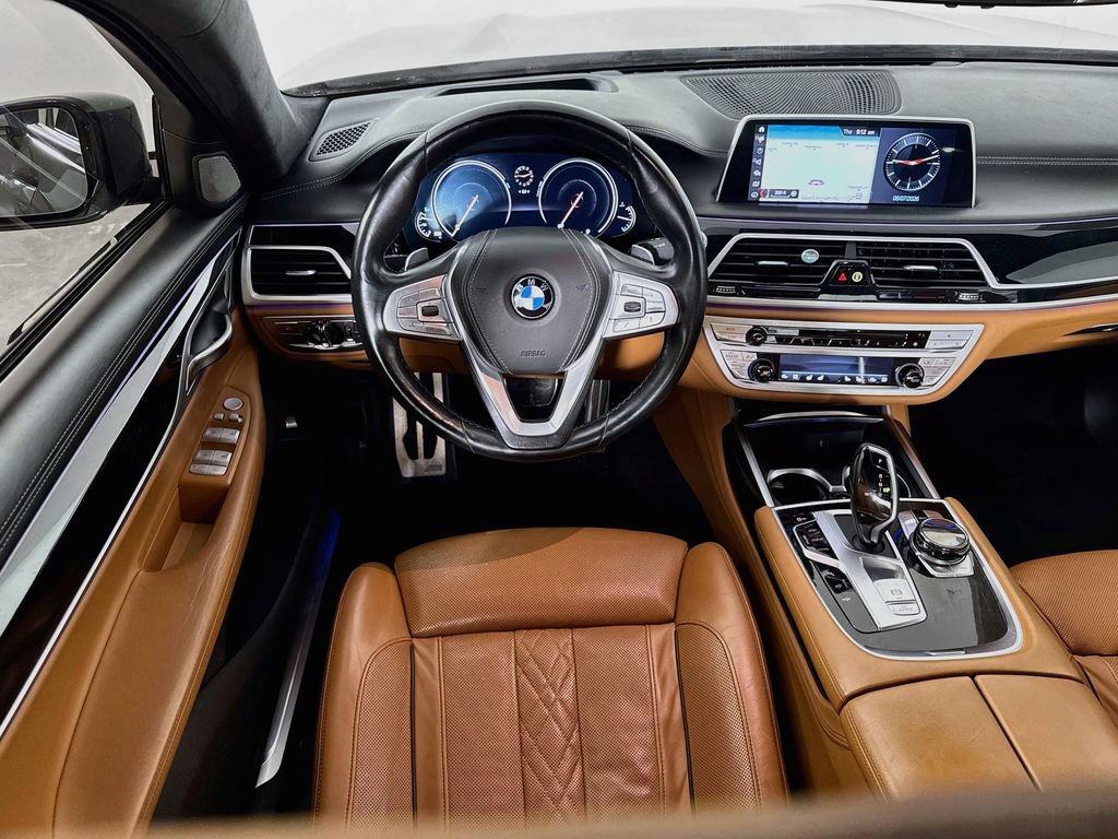 Used 2018 BMW 750i xDrive AWD/4WD image 25