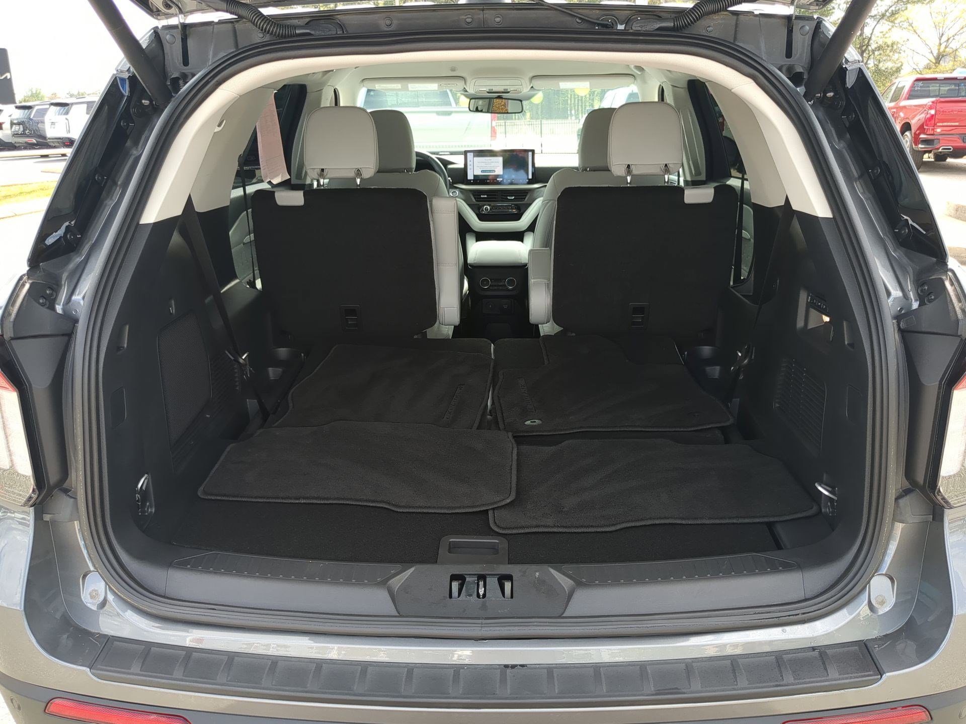 Used 2026 Ford Explorer Platinum w/ LUX Leather Package image 22