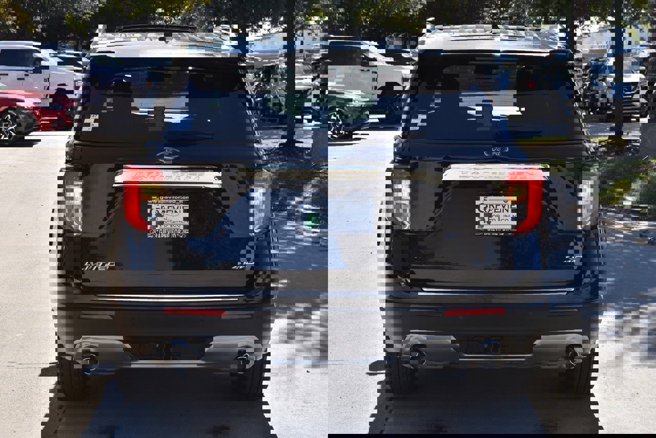 Used 2022 Ford Explorer Limited w/ Limited Technology Package image 9