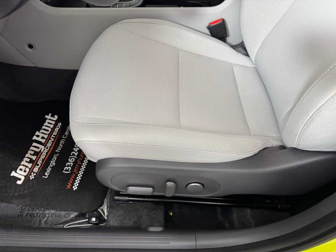 Used 2025 Hyundai Kona SEL image 12