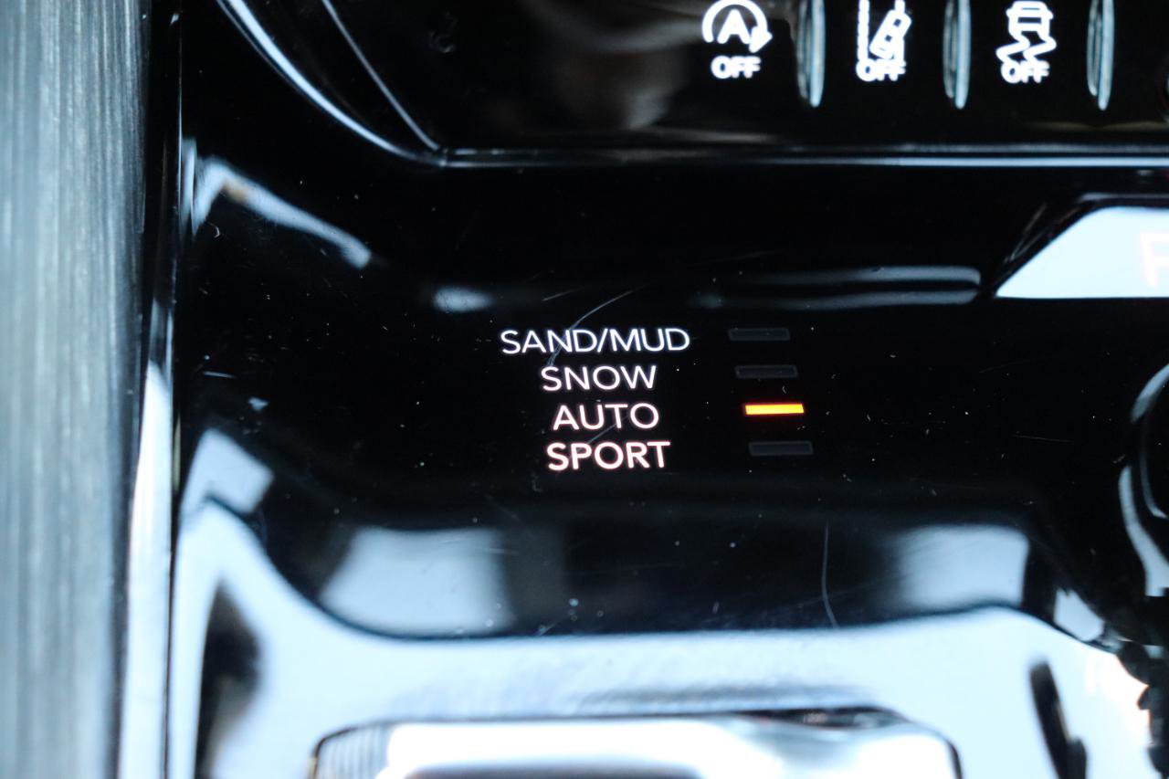 Used 2023 Jeep Wagoneer L Series II image 46