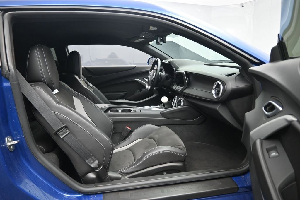 Used 2023 Chevrolet Camaro SS RWD image 28