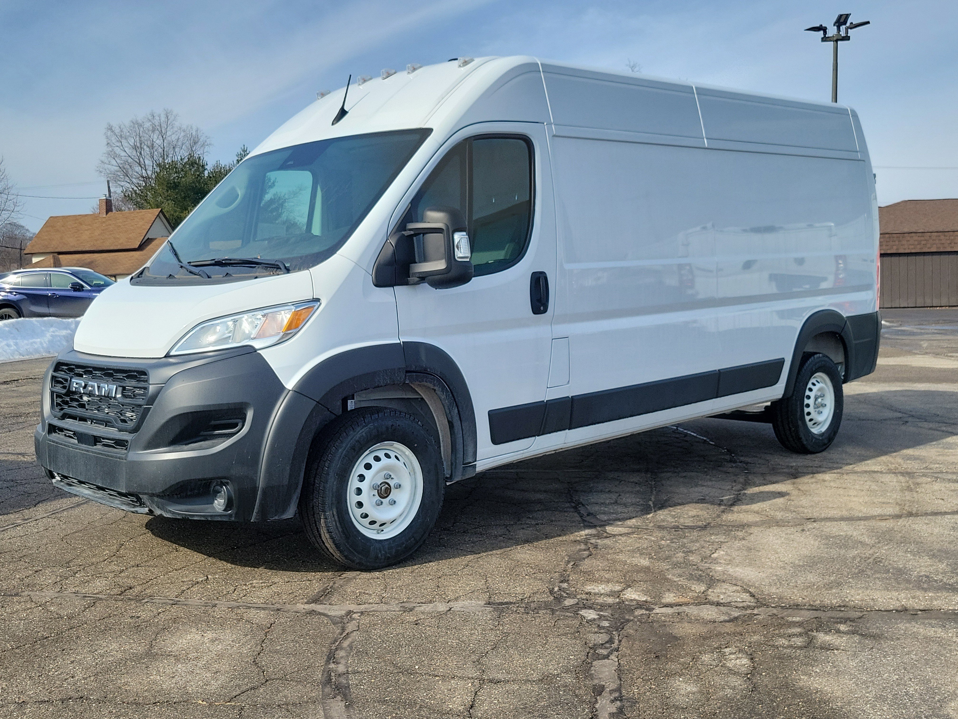 Used 2025 RAM ProMaster 2500 w/ Storage Group image 2