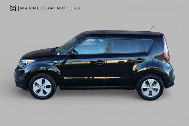 Used 2016 Kia Soul FWD image 2