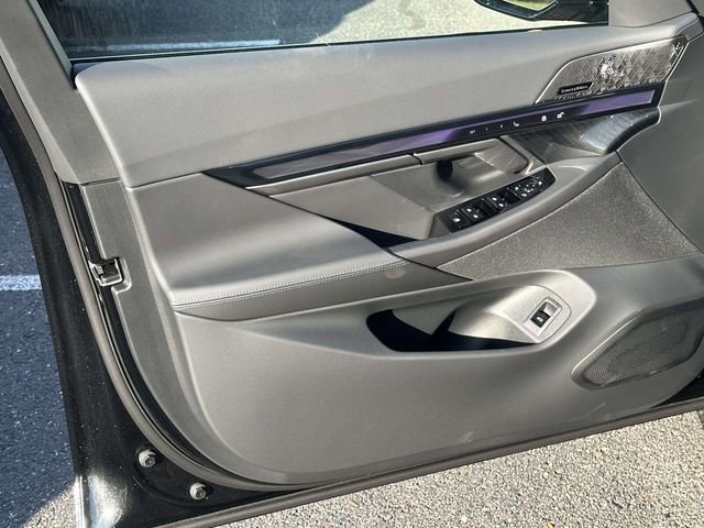 New 2026 BMW 550e xDrive image 13