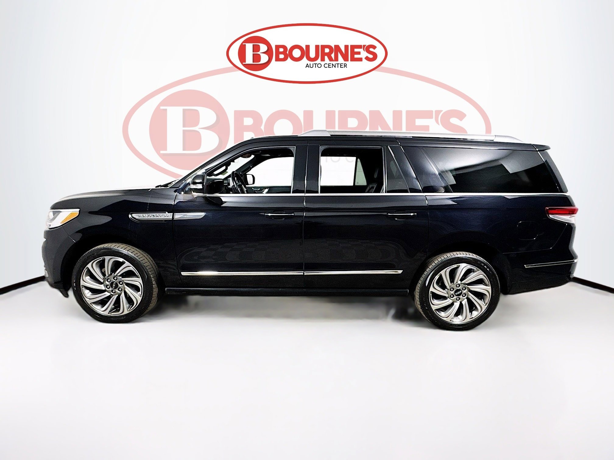 Used 2023 Lincoln Navigator L Reserve AWD/4WD image 10