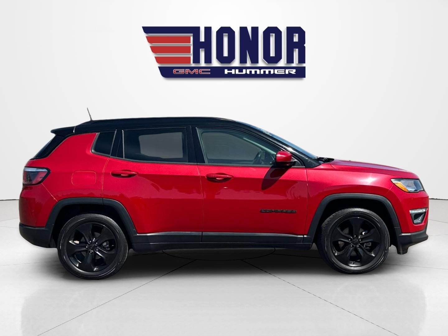 Used 2019 Jeep Compass Latitude FWD image 3
