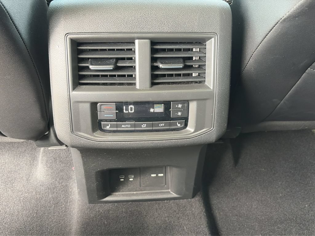 Used 2023 Volkswagen Atlas SEL Premium AWD/4WD image 11
