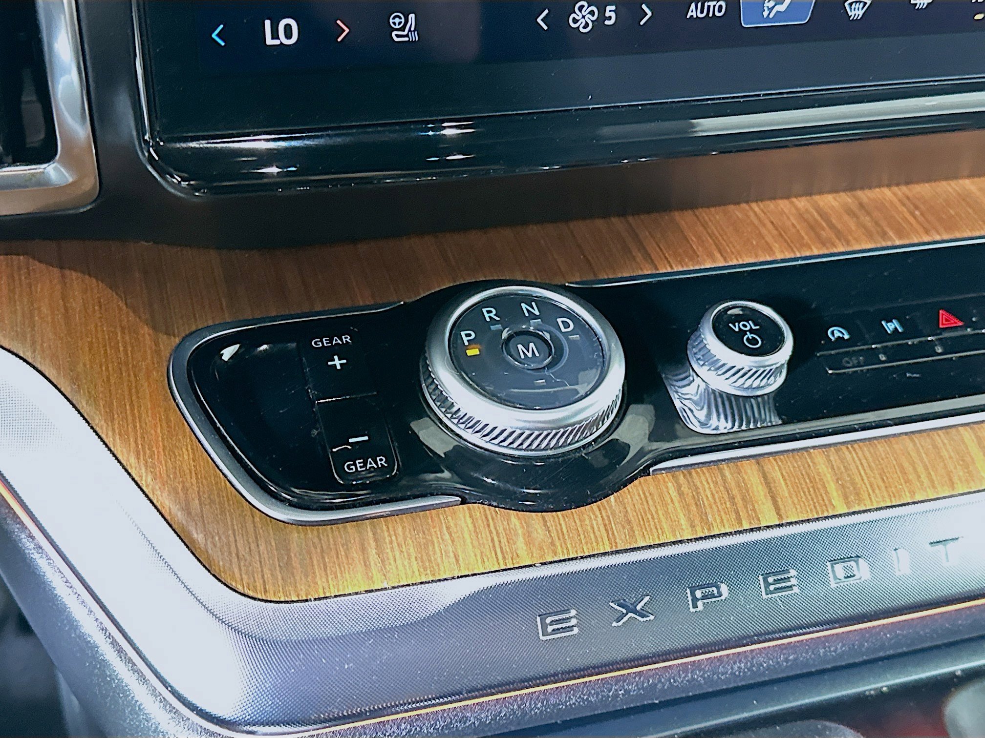 Used 2025 Ford Expedition King Ranch image 25