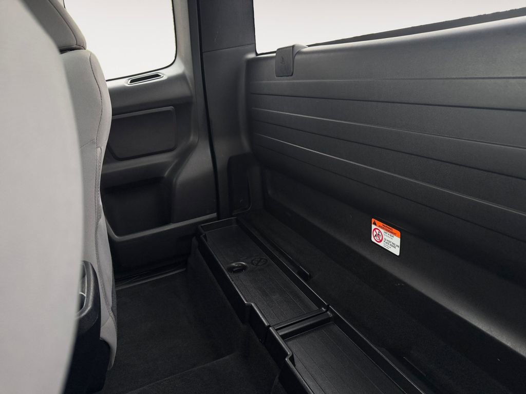 Used 2019 Toyota Tacoma SR image 12