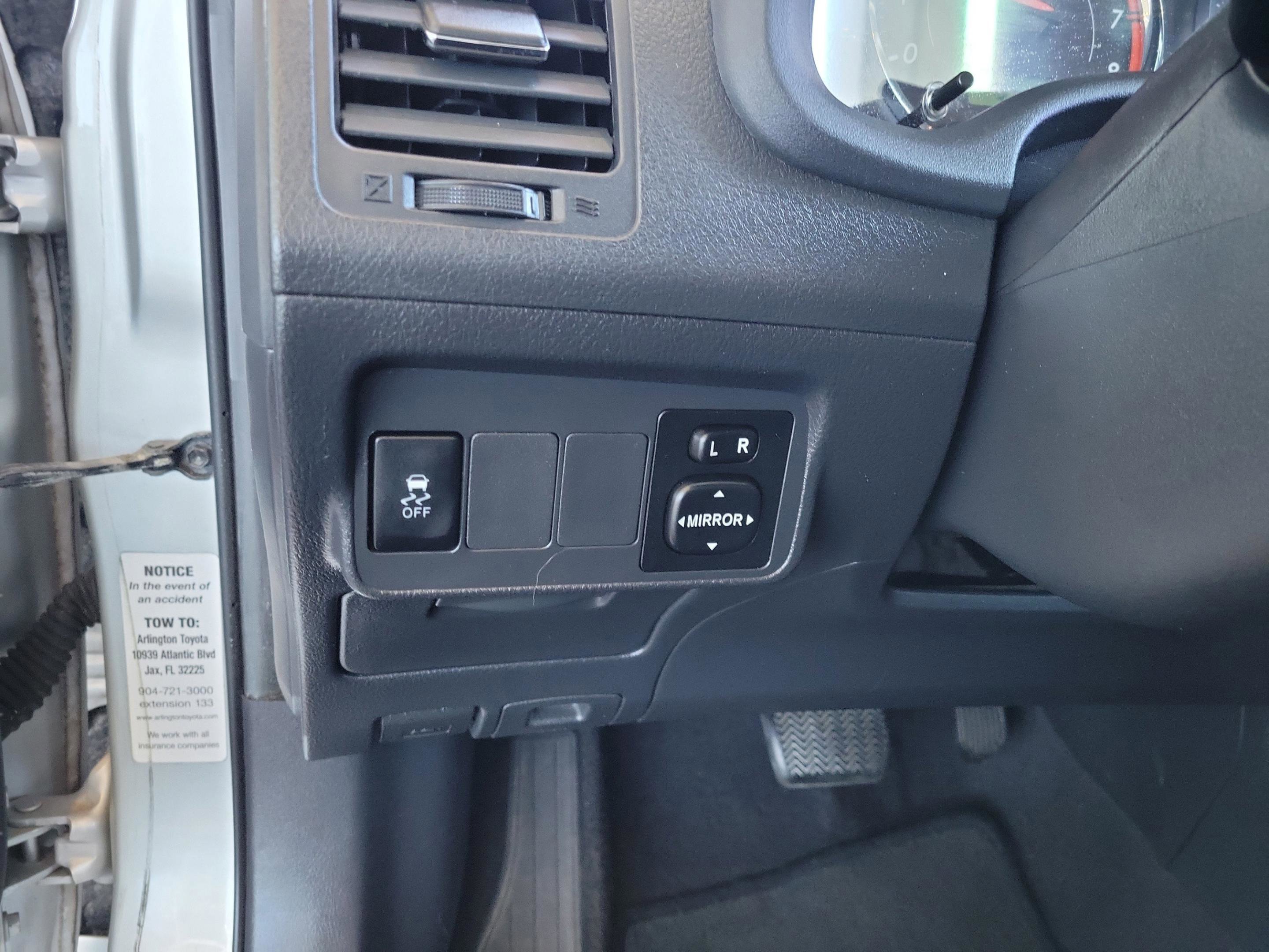 Used 2013 Toyota Corolla S image 21