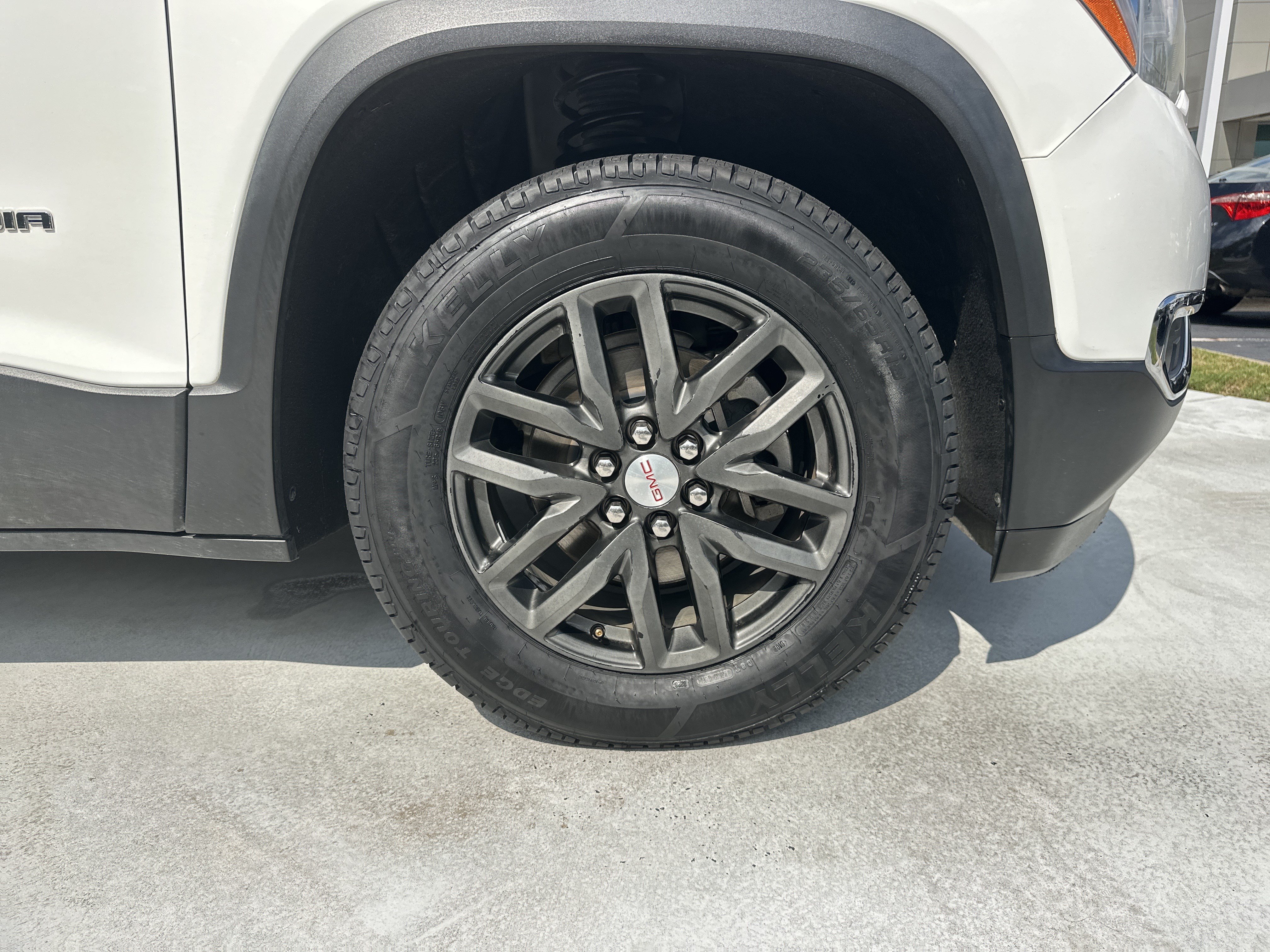 Used 2018 GMC Acadia SLT FWD image 13