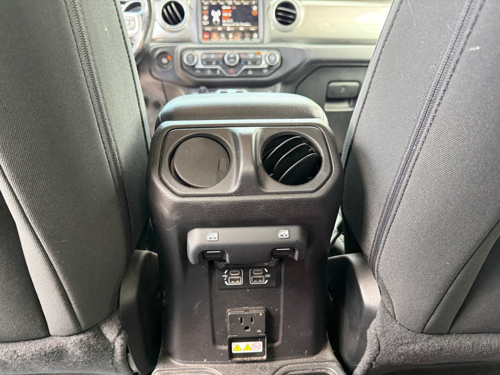 Used 2020 Jeep Gladiator Overland AWD/4WD image 30