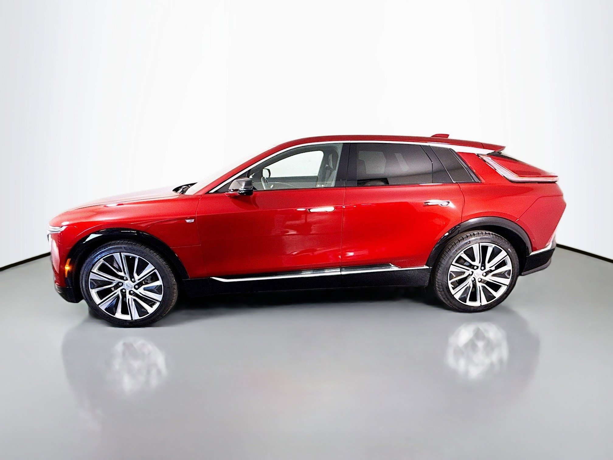 Used 2024 Cadillac Lyriq Luxury w/ LPO, Floor Liner Package AWD/4WD image 6